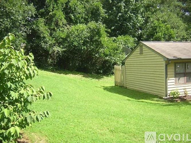 Lawrenceville House: 133 Sandalwood Cir
