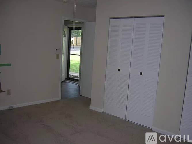 Lawrenceville House: 133 Sandalwood Cir