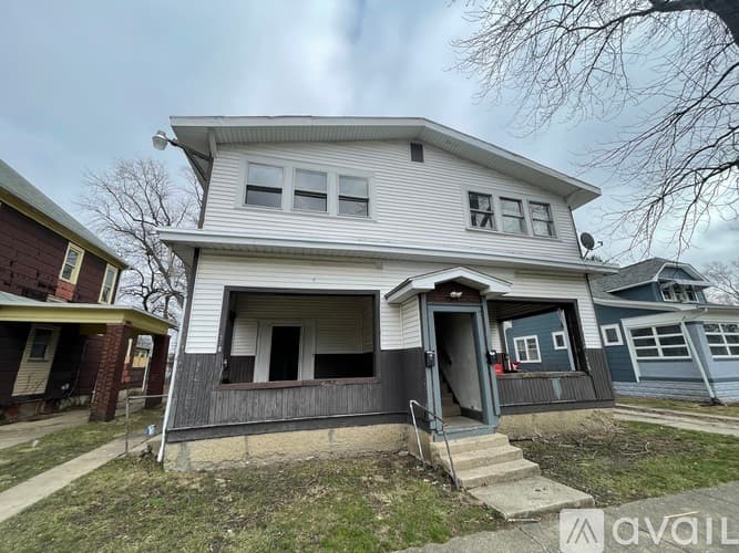 Terre Haute Apartment: 307 Kent Ave