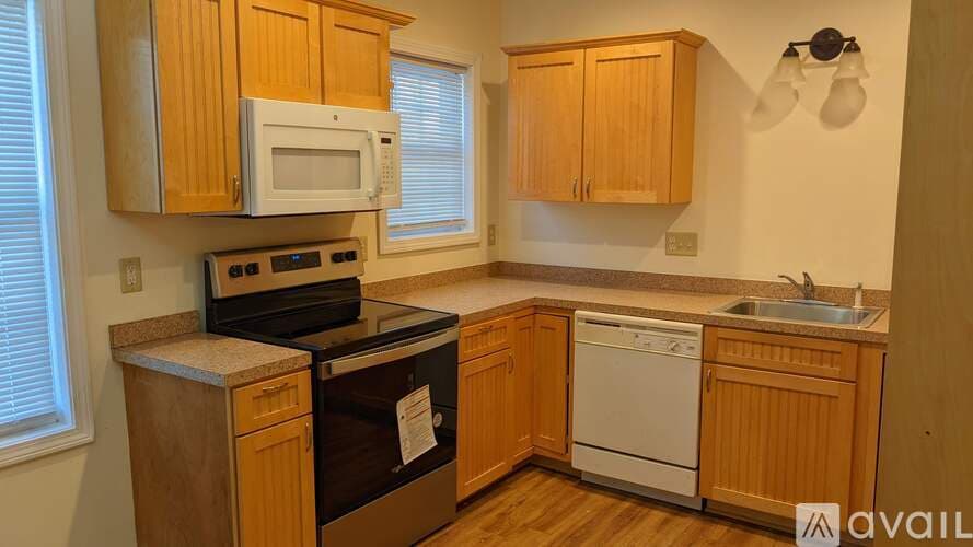 Taunton Townhome: 40 Winthrop Street