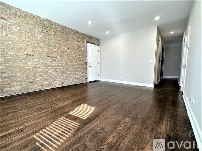 Chicago Apartment: 1634 W Roscoe Street
