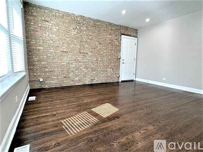 Chicago Apartment: 1634 W Roscoe Street