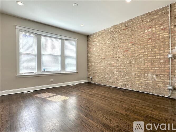 Chicago Apartment: 1634 W Roscoe Street