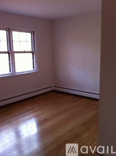 Southbury Apartment: 28 Church Road