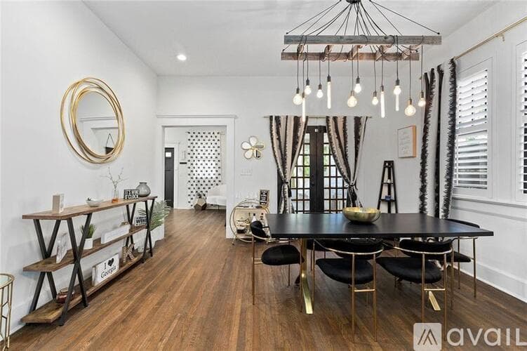Atlanta House: 563 Parkway Drive Northeast