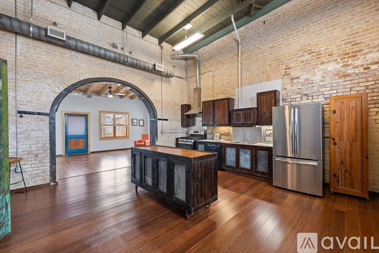 Brownsville Townhome: 1500 East Madison Street