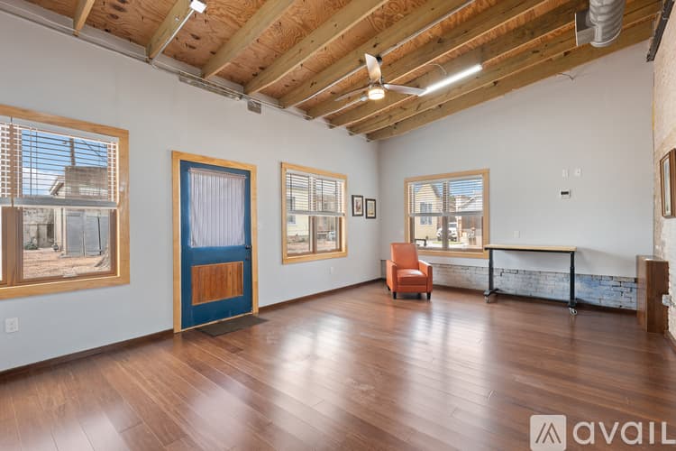 Brownsville Townhome: 1500 East Madison Street