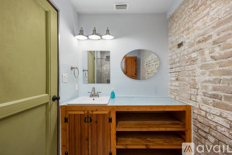 Brownsville Townhome: 1500 East Madison Street