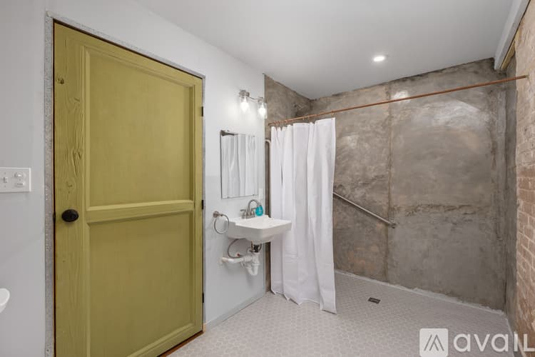 Brownsville Townhome: 1500 East Madison Street