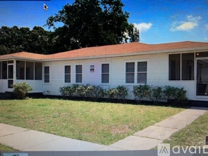 Clearwater Apartment: 23 S San Remo Ave