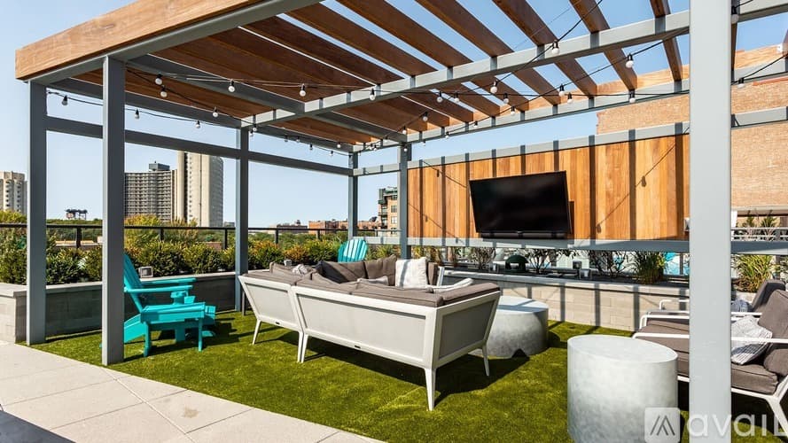 Chicago Apartment: 2217 S Wabash Ave