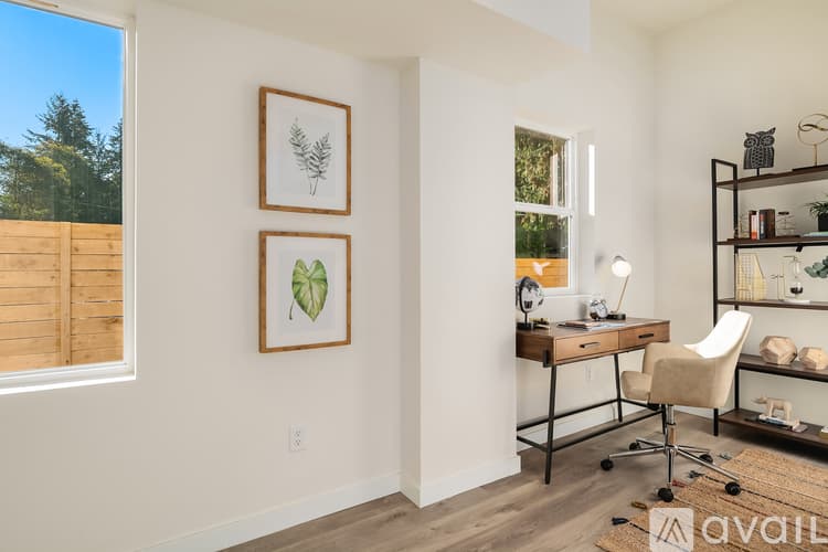 Burien Townhome: 15612 8th Avenue Southwest