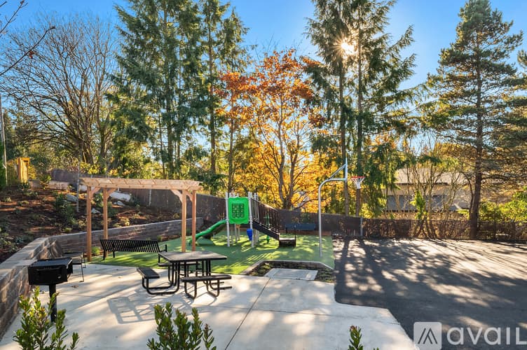 Burien Townhome: 15612 8th Avenue Southwest
