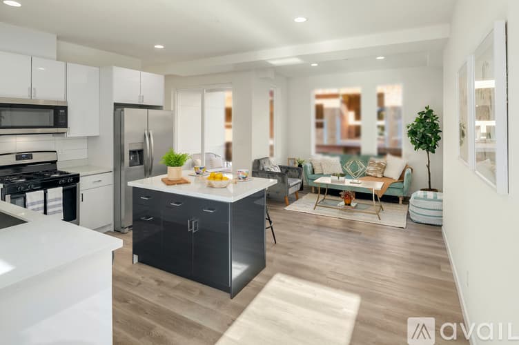 Burien Townhome: 15612 8th Avenue Southwest