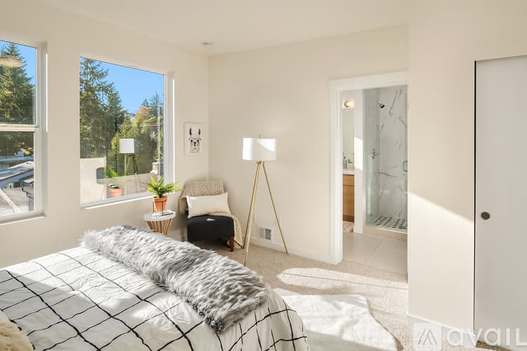 Burien Townhome: 15612 8th Avenue Southwest