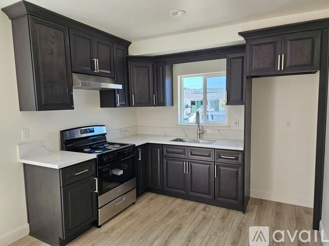 Santa Maria Apartment: 1654 N Russell Ave