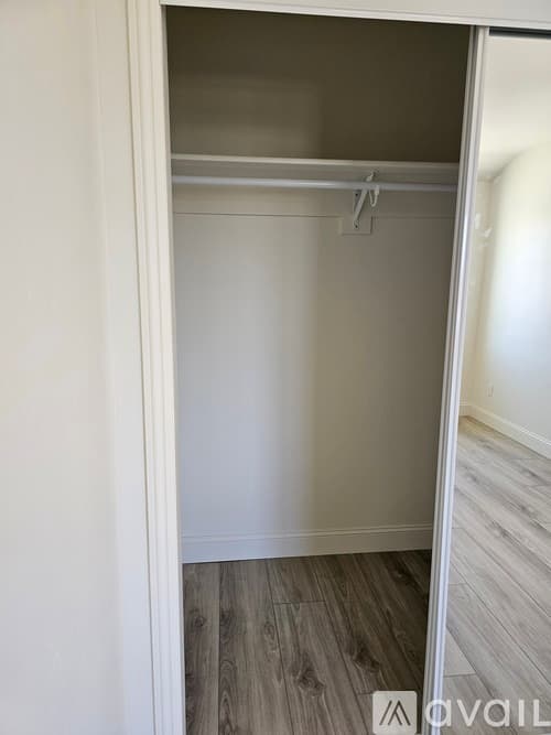 Santa Maria Apartment: 1654 N Russell Ave