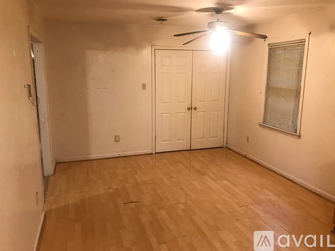Goldsboro House: 1910 N John Ct