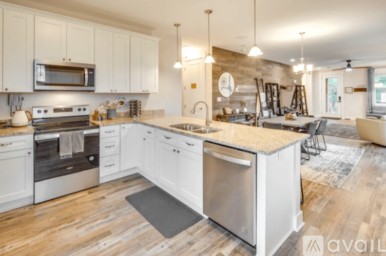 Rutherfordton House: 136 Ole Plantation Drive