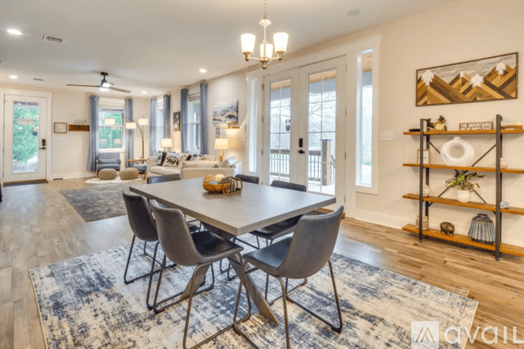 Rutherfordton House: 136 Ole Plantation Drive