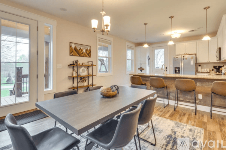 Rutherfordton House: 136 Ole Plantation Drive