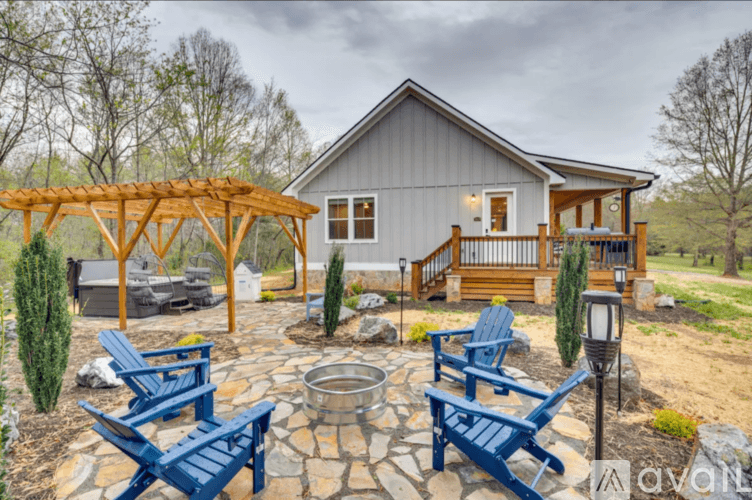 Rutherfordton House: 136 Ole Plantation Drive