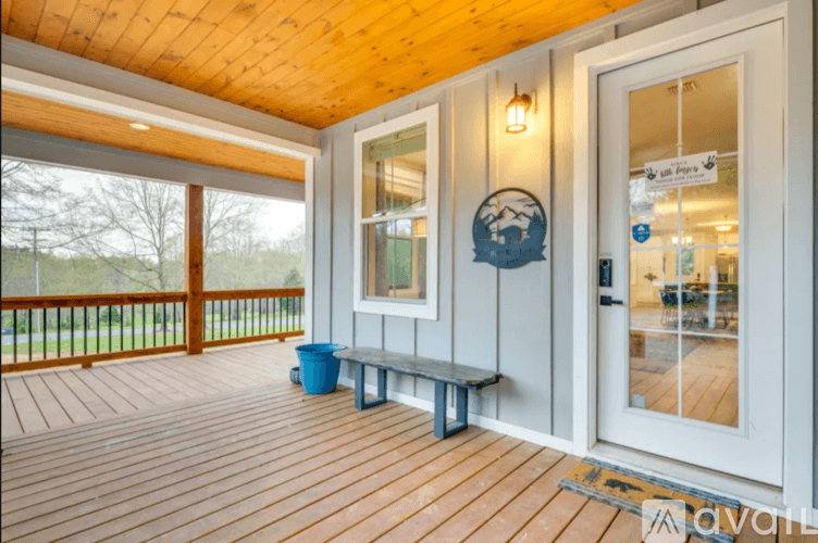 Rutherfordton House: 136 Ole Plantation Drive