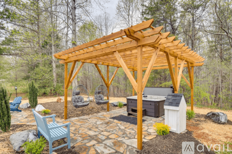 Rutherfordton House: 136 Ole Plantation Drive