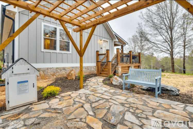Rutherfordton House: 136 Ole Plantation Drive