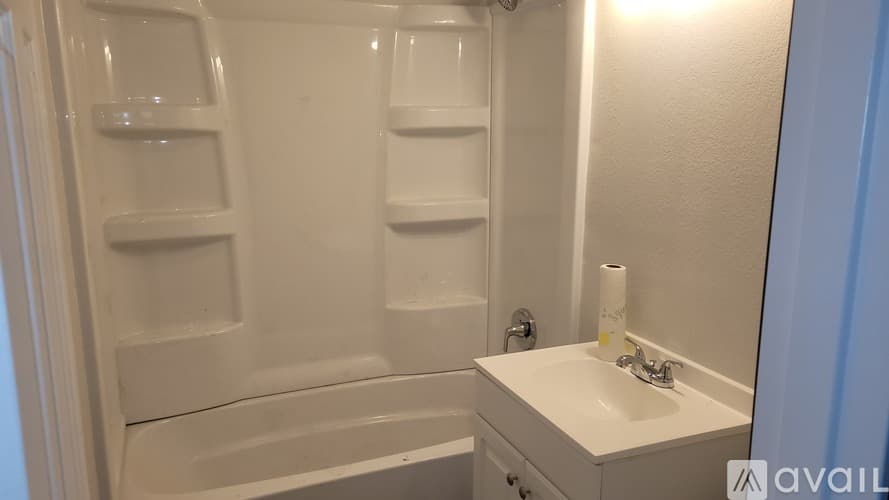New Underwood Townhome: 409 S Madison Ave