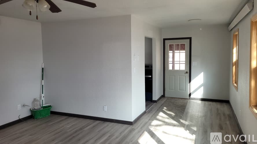 New Underwood Townhome: 409 S Madison Ave