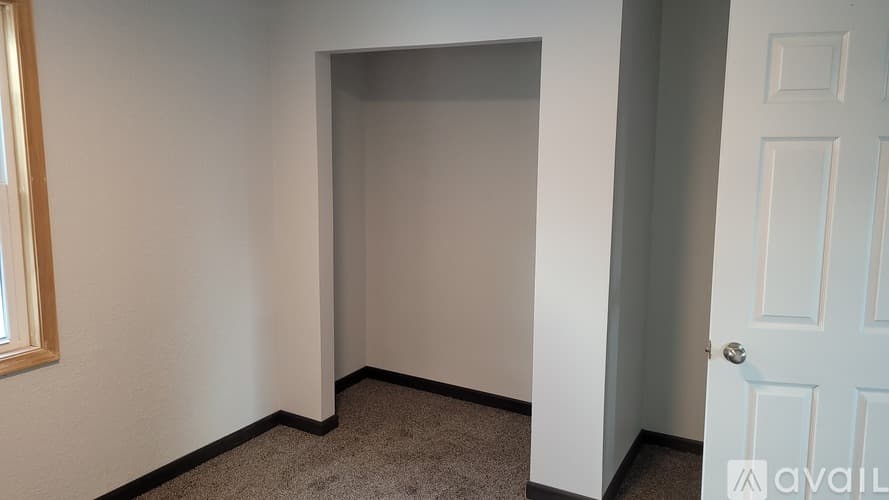 New Underwood Townhome: 409 S Madison Ave