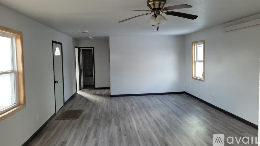 New Underwood Townhome: 409 S Madison Ave