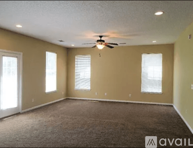 Brunswick House: 171 Drayton Cir