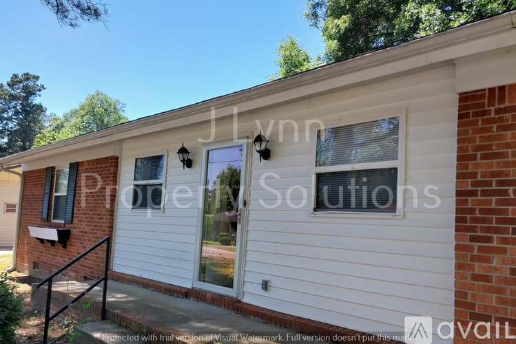 Orangeburg House: 2079 Atlantic Ave
