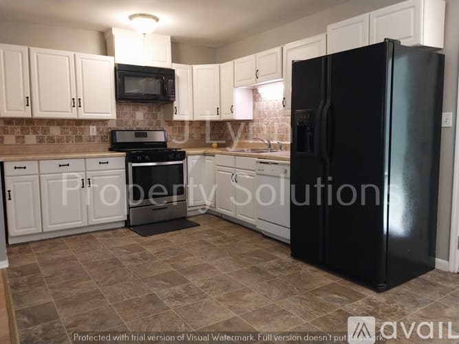 Orangeburg House: 2079 Atlantic Ave