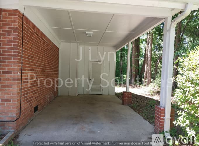 Orangeburg House: 2079 Atlantic Ave