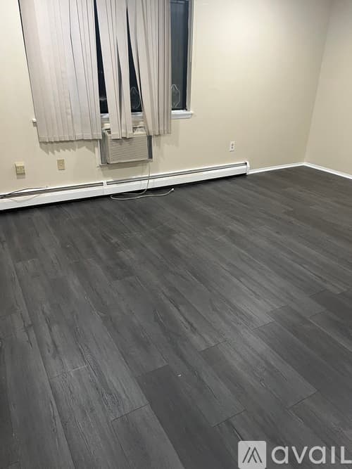 Bloomfield Condo: 82 Sutton Place