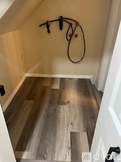 Bloomfield Condo: 82 Sutton Place