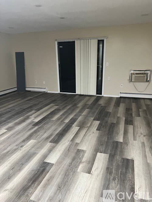 Bloomfield Condo: 82 Sutton Place