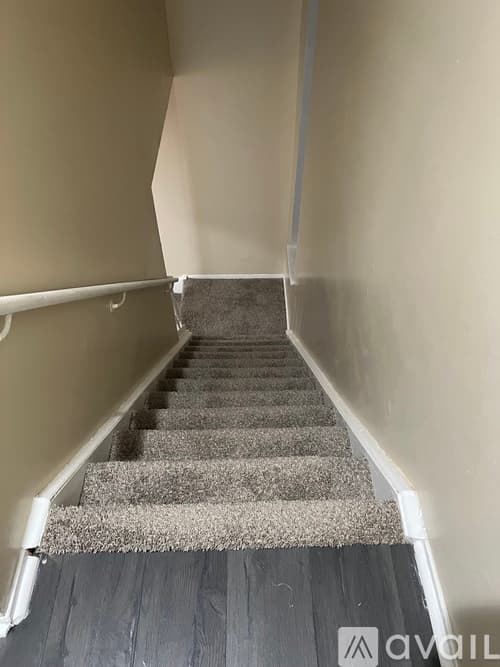 Bloomfield Condo: 82 Sutton Place