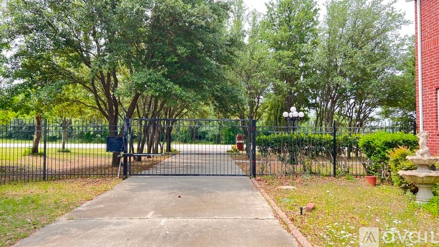 Southlake House: 3210 Jordan Dr