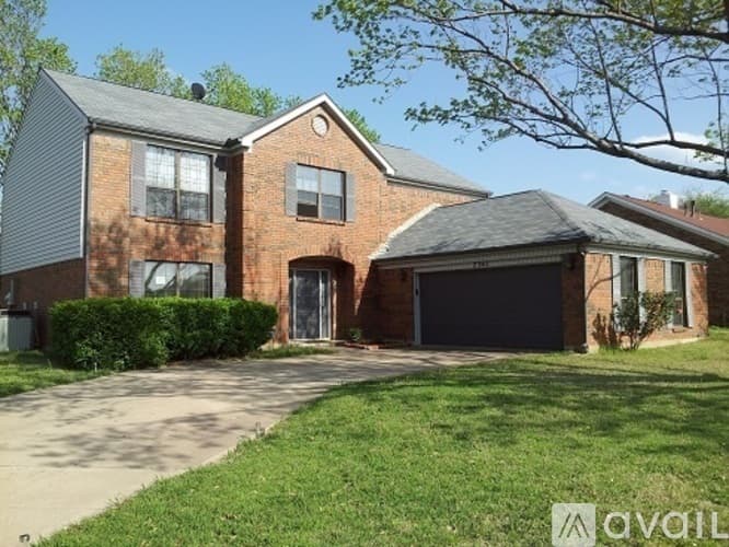 Grand Prairie House: 2361 Shirecreek Cir