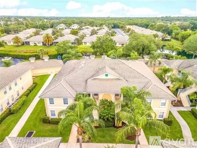 Venice Apartment: 600 Mirabella Circle