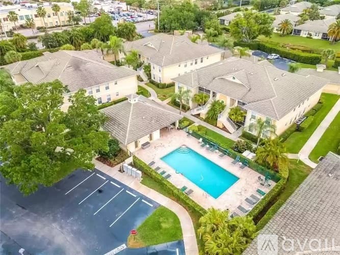 Venice Apartment: 600 Mirabella Circle