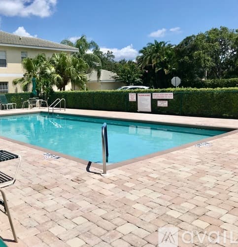 Venice Apartment: 600 Mirabella Circle