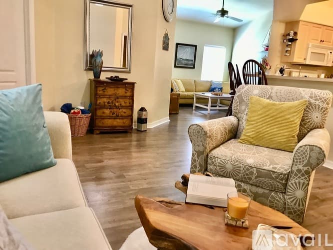 Venice Apartment: 600 Mirabella Circle