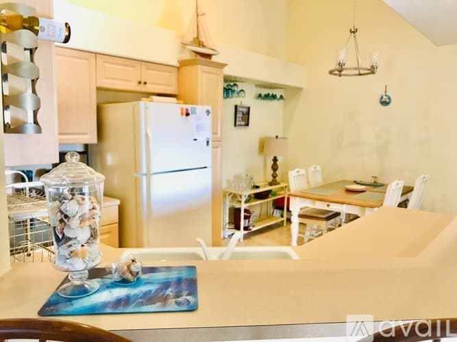 Venice Apartment: 600 Mirabella Circle