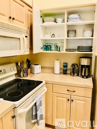Venice Apartment: 600 Mirabella Circle