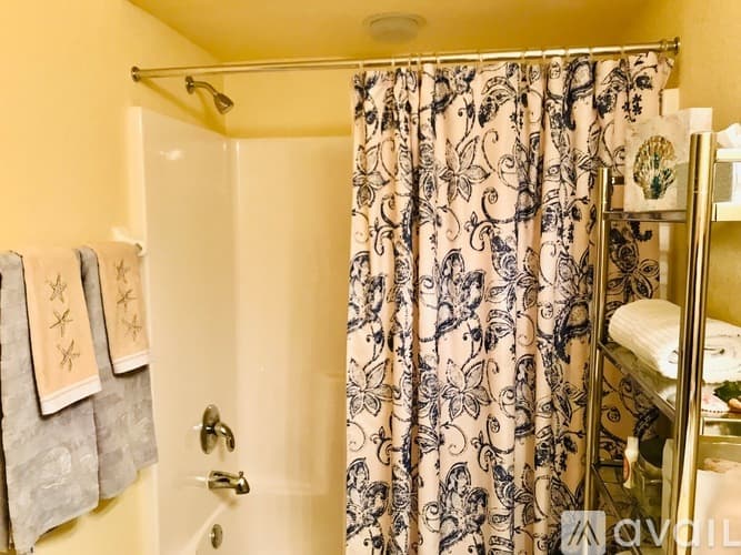 Venice Apartment: 600 Mirabella Circle